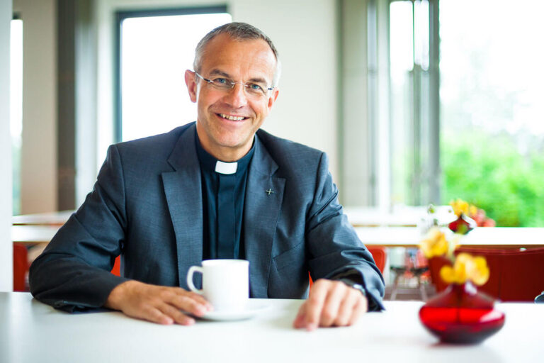 Peter Klasvogt - Towards a listening Church in dialogue